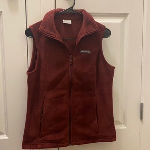 Columbia maroon fleece vest, brand new, size S